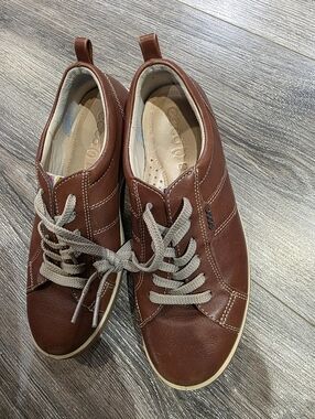 Ecco Brown Leather Shoes